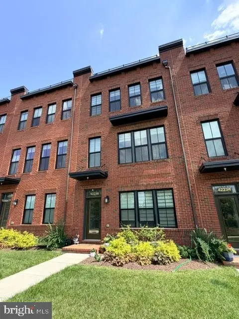 42236 Bunting Ter, Ashburn, VA 20148 - #1