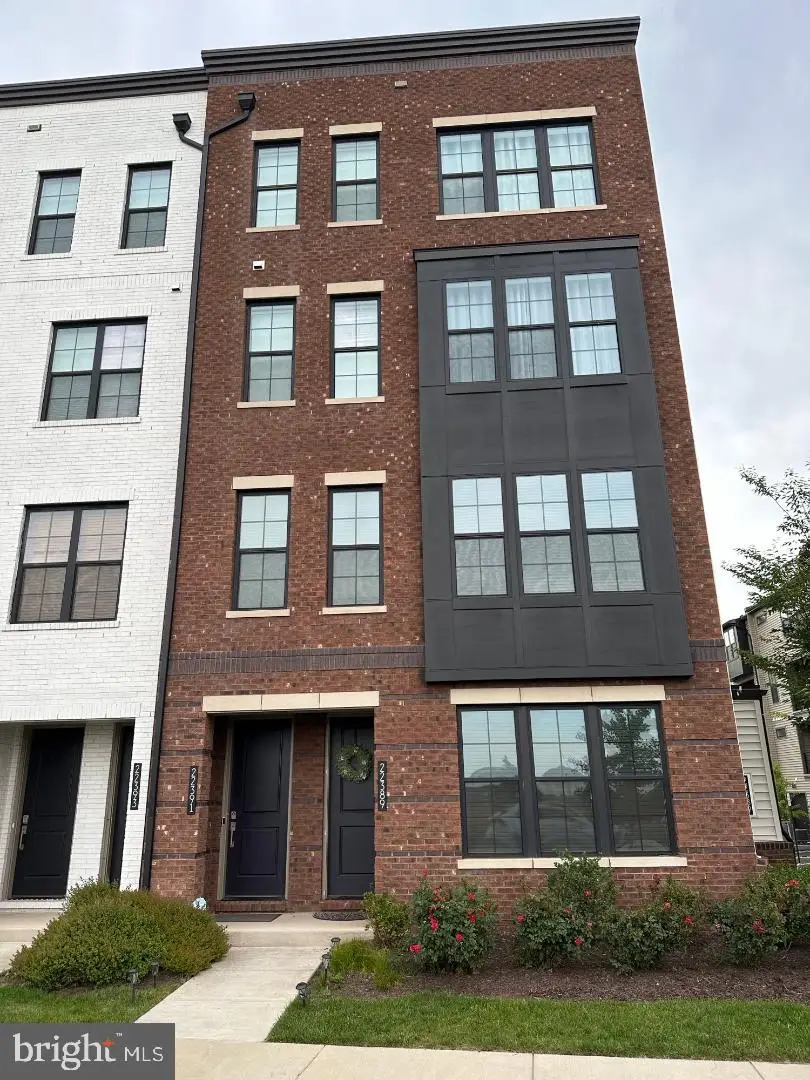 22391 Claude Moore Dr, Ashburn, VA 20148 - #2