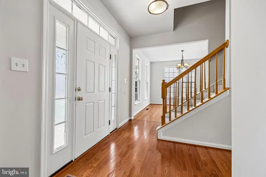 26227 Lands End Dr, Chantilly, VA 20152 - #2