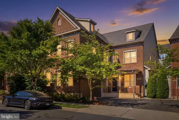 20623 Holyoke Dr, ASHBURN, VA 20147