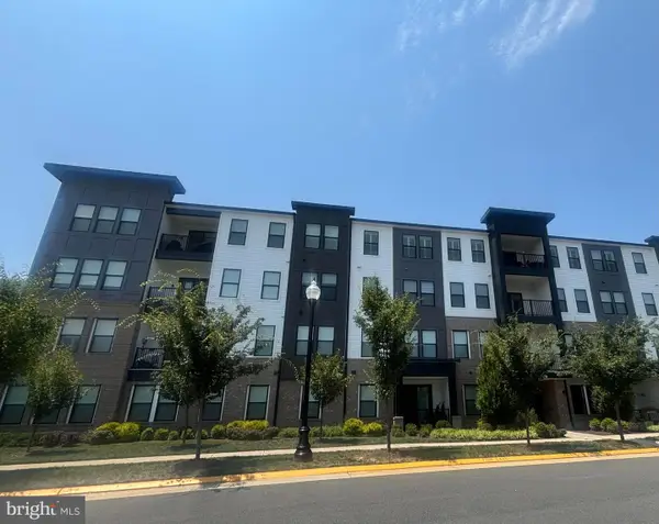 23639 Golden Embers Sq #302, ASHBURN, VA 20148