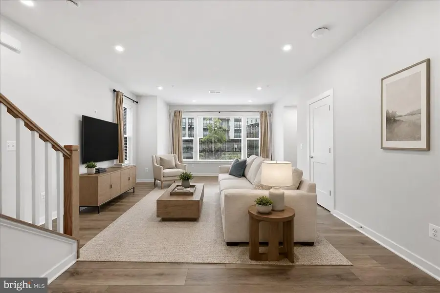 43728 Transit Sq, Ashburn, VA 20147 - #3