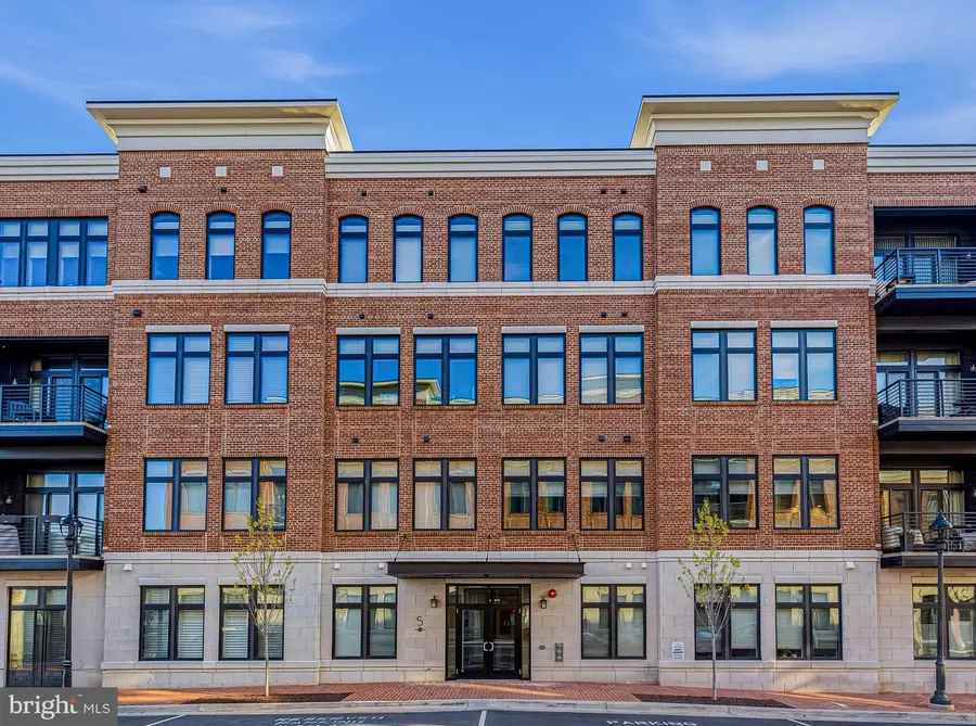 5 Stationmaster St Se #203, Leesburg, VA 20175 - #2