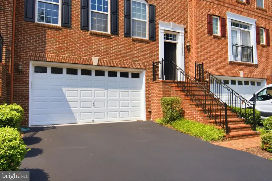 20283 Center Brook Sq, Sterling, VA 20165 - #2