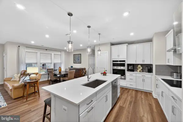 21630 Hawksbill High Cir #204, STERLING, VA 20164
