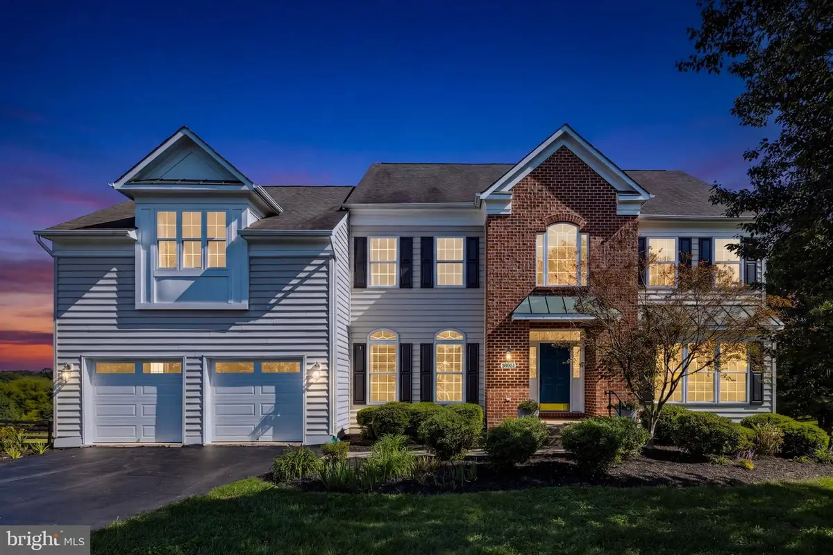 36951 Wellington Dr, Purcellville, VA 20132 - #1
