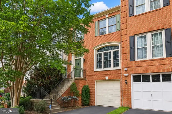 43003 Golf View Dr, CHANTILLY, VA 20152