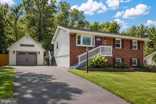 904 E Roanoke Rd E, STERLING, VA 20164