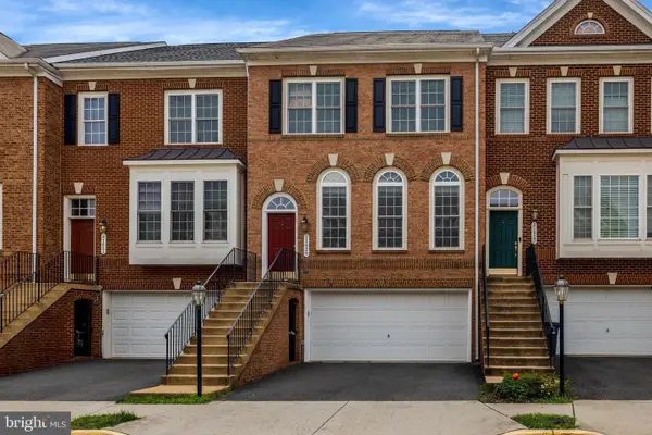21829 Ladyslipper Sq, ASHBURN, VA 20147
