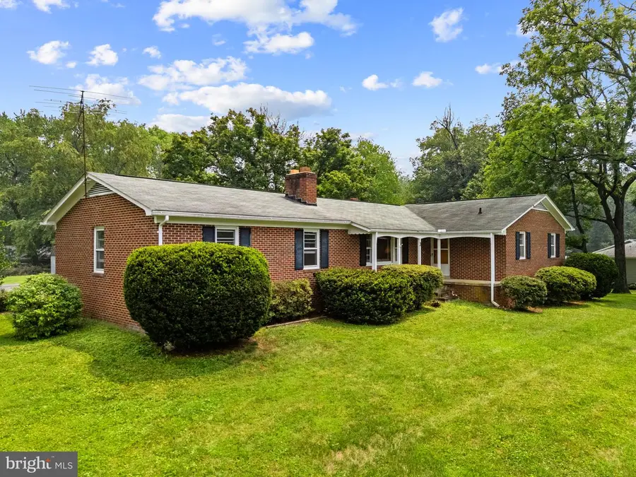 3 S Hughes St, Hamilton, VA 20158 - #2
