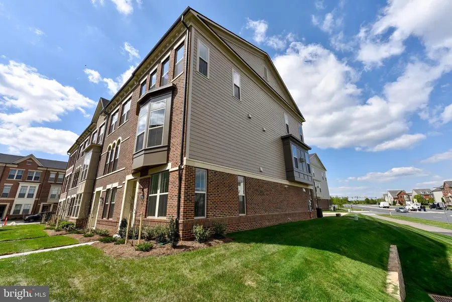 20686 Glenmont Ter, Ashburn, VA 20147 - #3