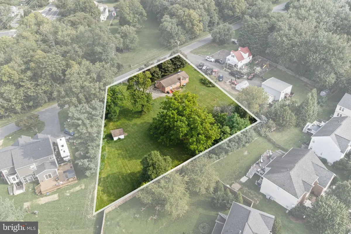 2 Quarter Branch Rd, Lovettsville, VA 20180 - #1