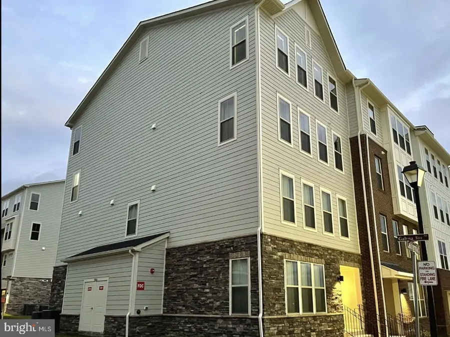 902 California Dr Ne, Leesburg, VA 20176 - #2