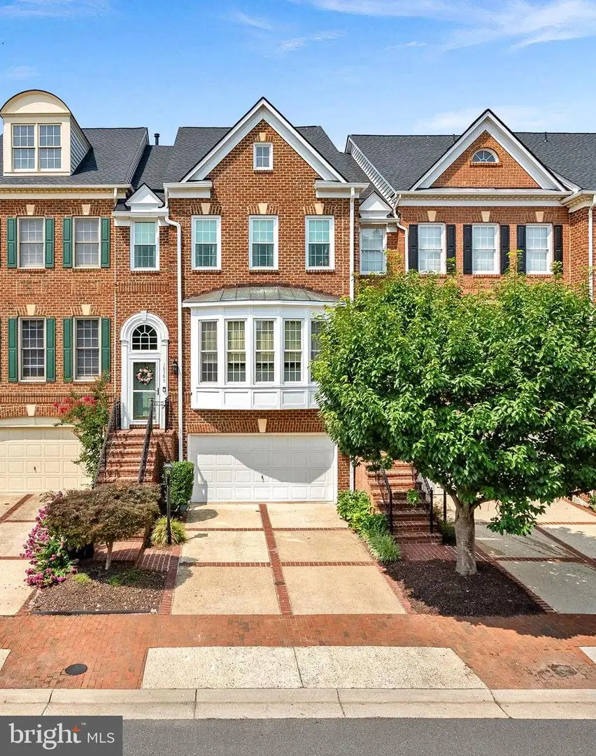 18509 Bear Creek Ter, Leesburg, VA 20176 - #1