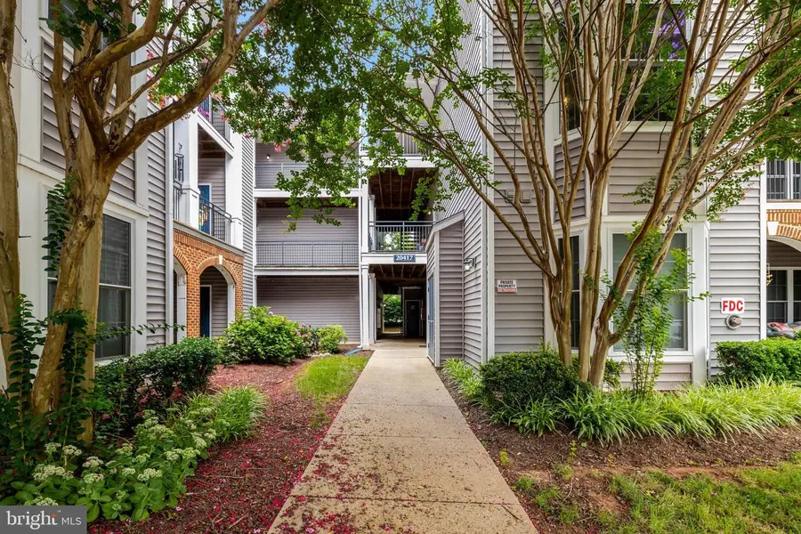 20417 Riverbend Sq #201, Sterling, VA 20165 - #3