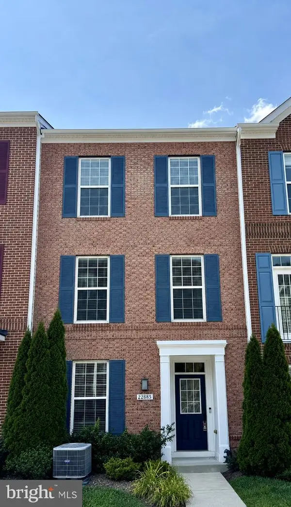22885 Eileen Sq, STERLING, VA 20166