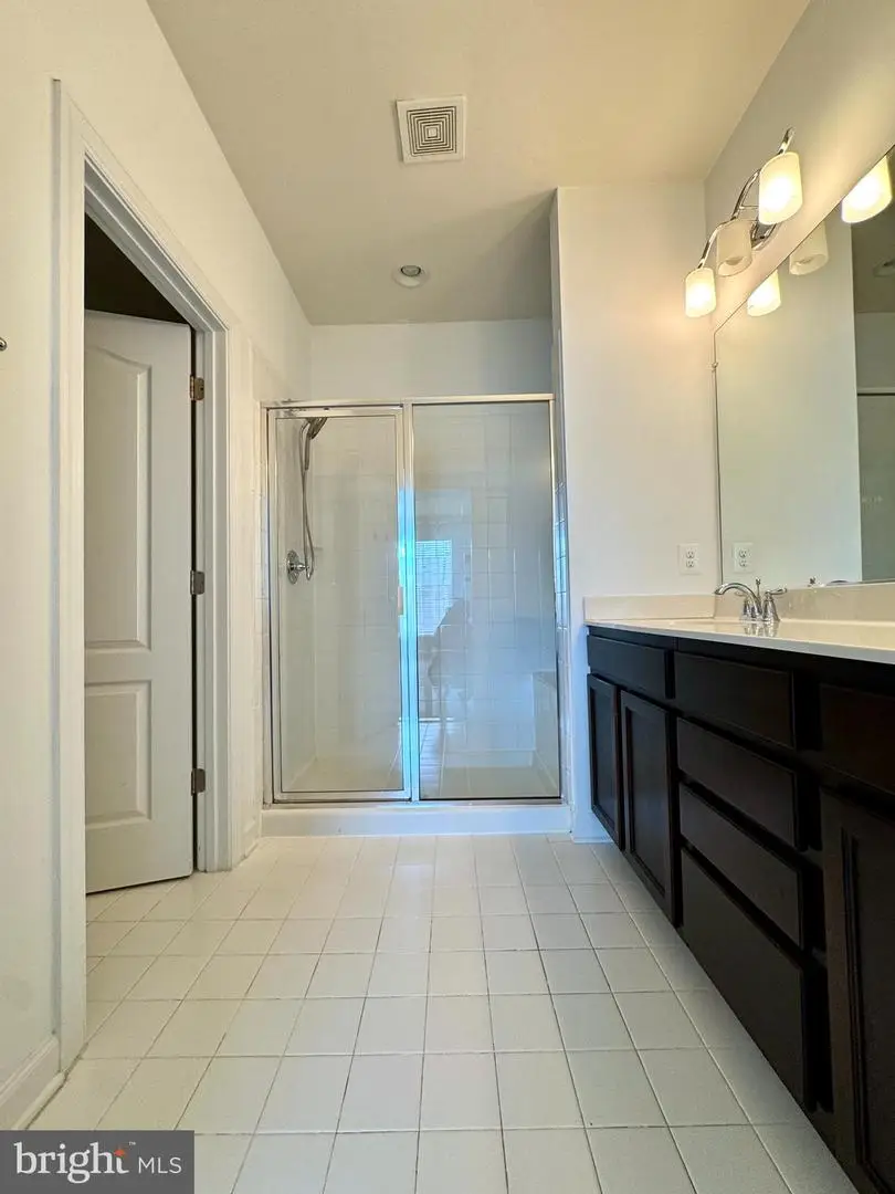 22885 Eileen Sq, Sterling, VA 20166 - #2