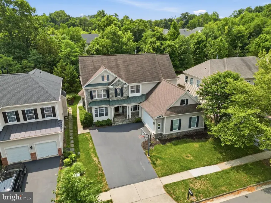 44121 Riverpoint Dr, Leesburg, VA 20176 - #2