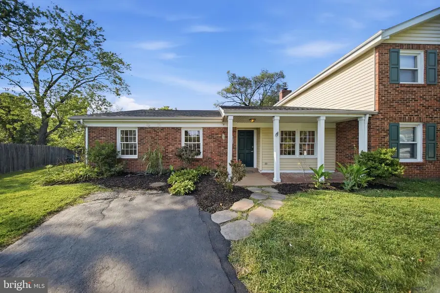 413 Harding Ct, Sterling, VA 20164 - #2