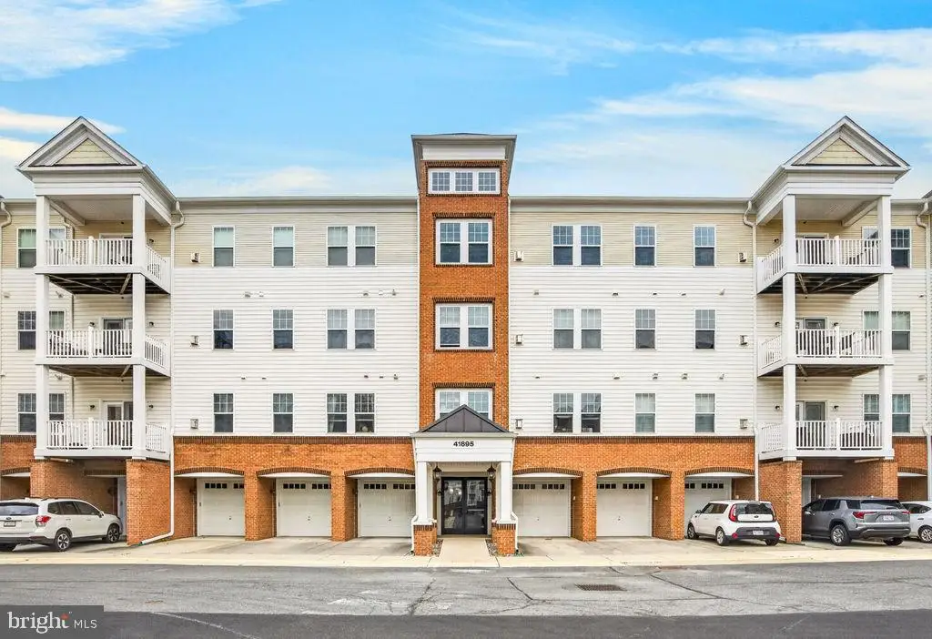 41895 Cathedral Valley Sq #401, Aldie, VA 20105 - #1