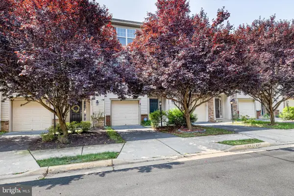 42597 Chisholm Dr, BROADLANDS, VA 20148
