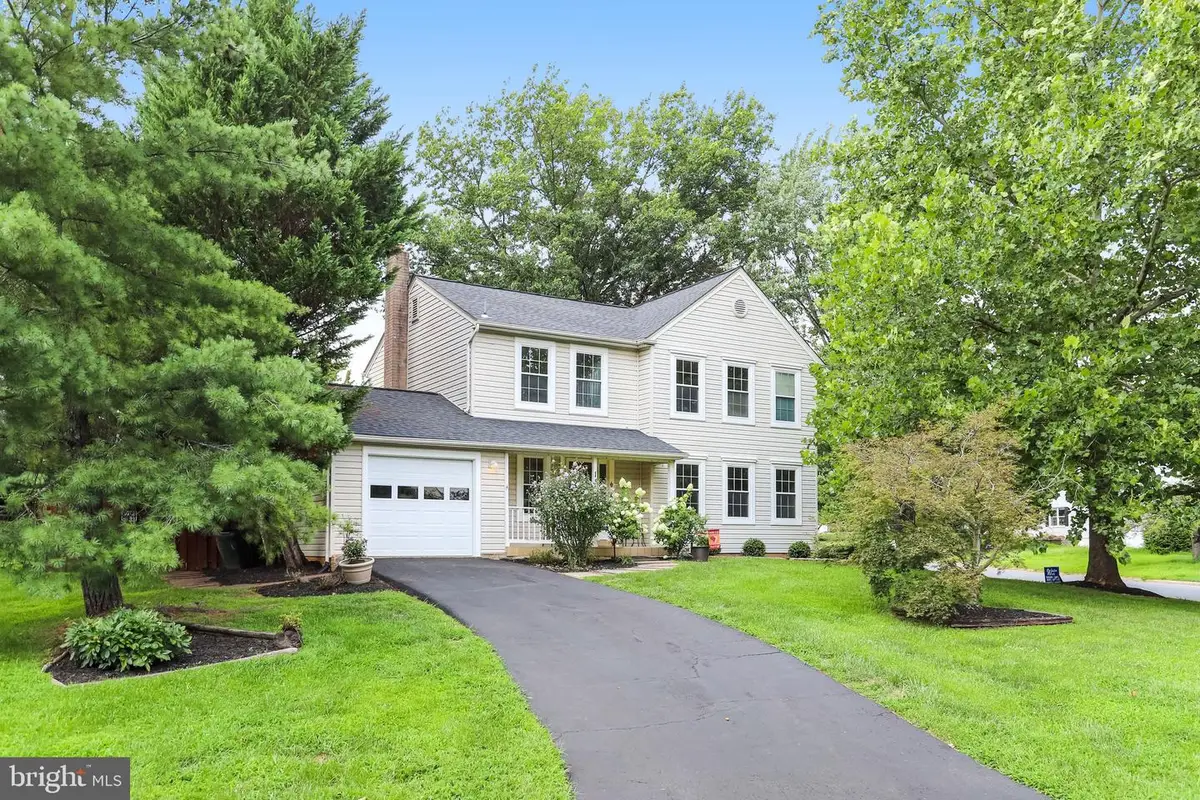 131 Seneca Ridge Dr, Sterling, VA 20164 - #1