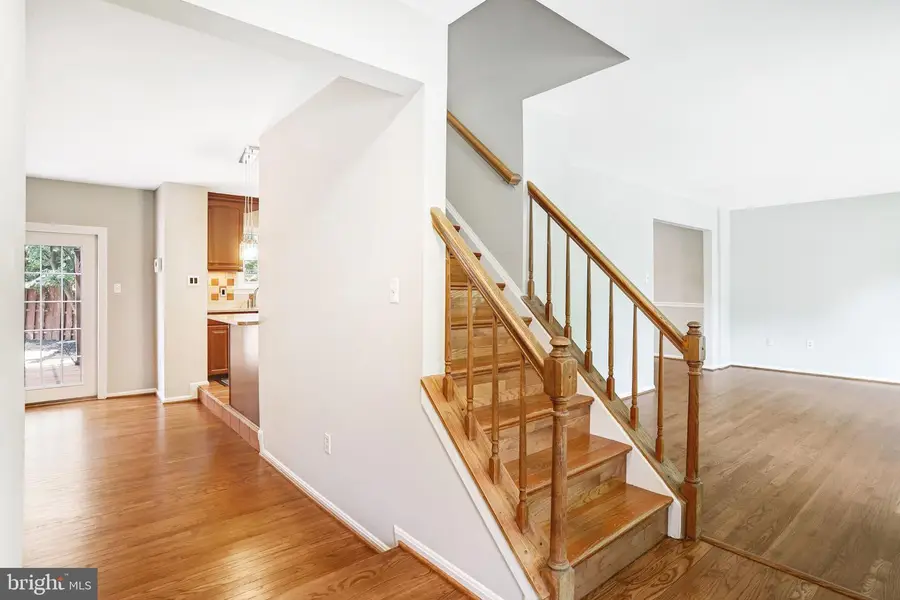 131 Seneca Ridge Dr, Sterling, VA 20164 - #3
