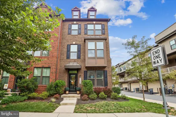 43498 Apple Orchard Sq, ASHBURN, VA 20148