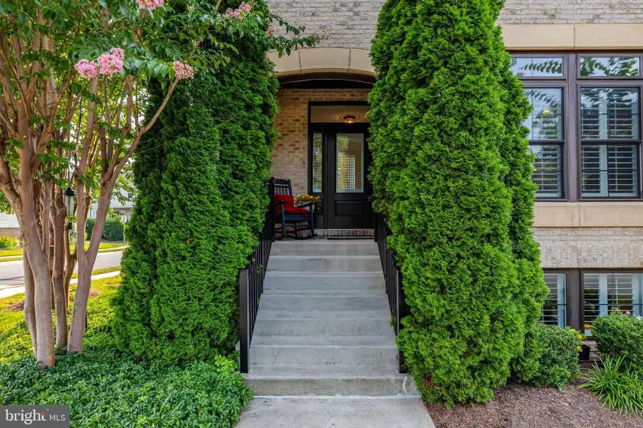 20405 Savin Hill Dr, Ashburn, VA 20147 - #3