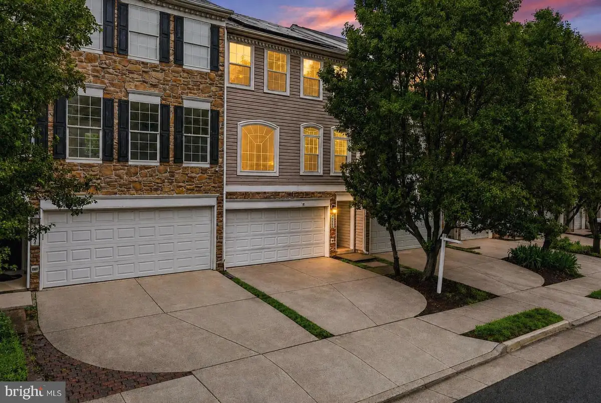 43686 Phelps Ter, Ashburn, VA 20147 - #1