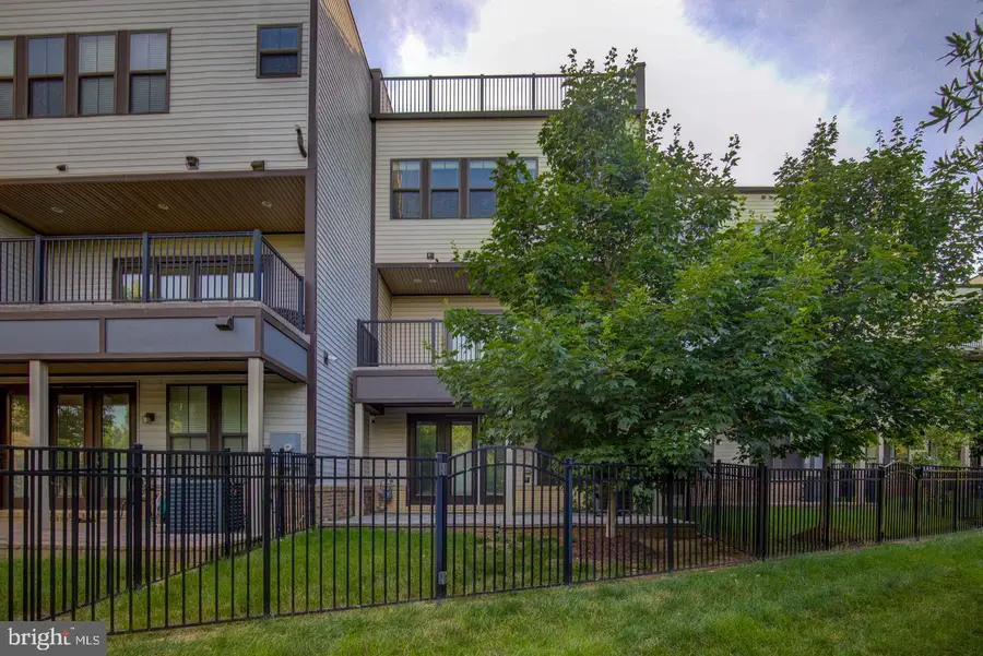 23098 Sullivans Cove Sq, Brambleton, VA 20148 - #3