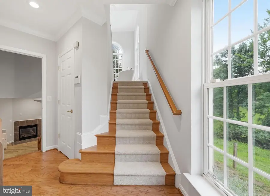 18430 Montview Sq, Leesburg, VA 20176 - #3