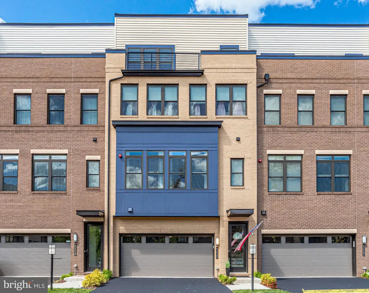 42460 Mildred Landing Sq, Ashburn, VA 20148 - #1