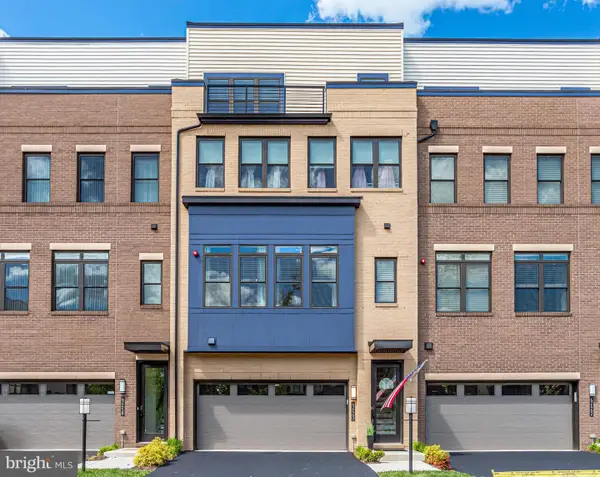 42460 Mildred Landing Sq, ASHBURN, VA 20148