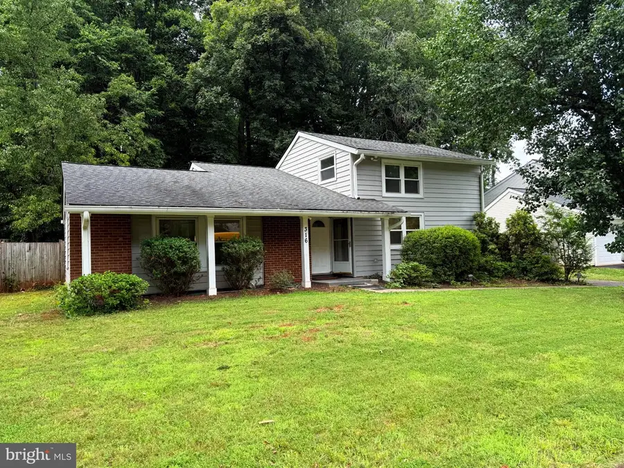 316 Sugarland Run Dr, Sterling, VA 20164 - #2