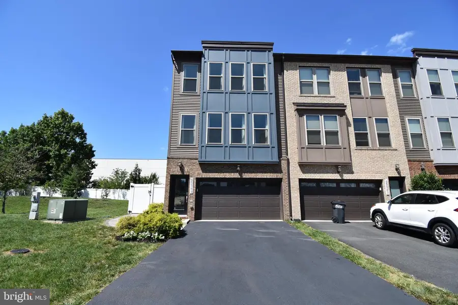 45369 Daveno Sq, Sterling, VA 20164 - #2