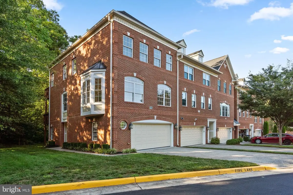47740 Warwickshire Ter, Sterling, VA 20165 - #1