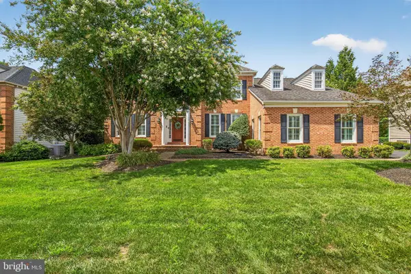 43292 Burke Dale St, CHANTILLY, VA 20152