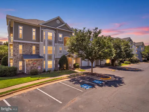 504 Sunset View Ter Se #301, LEESBURG, VA 20175