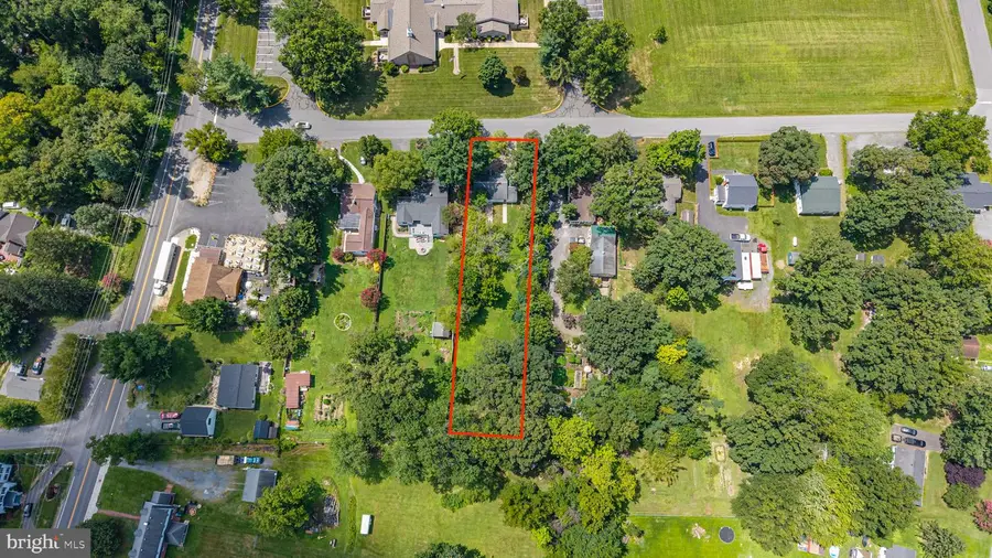 32 N Reid St, Hamilton, VA 20158 - #3