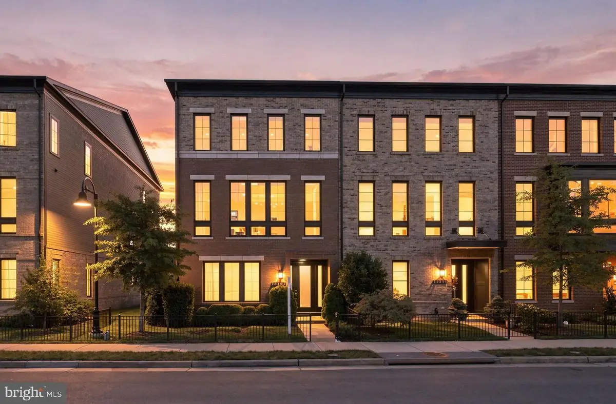 20252 Northpark Dr, Ashburn, VA 20147 - #1