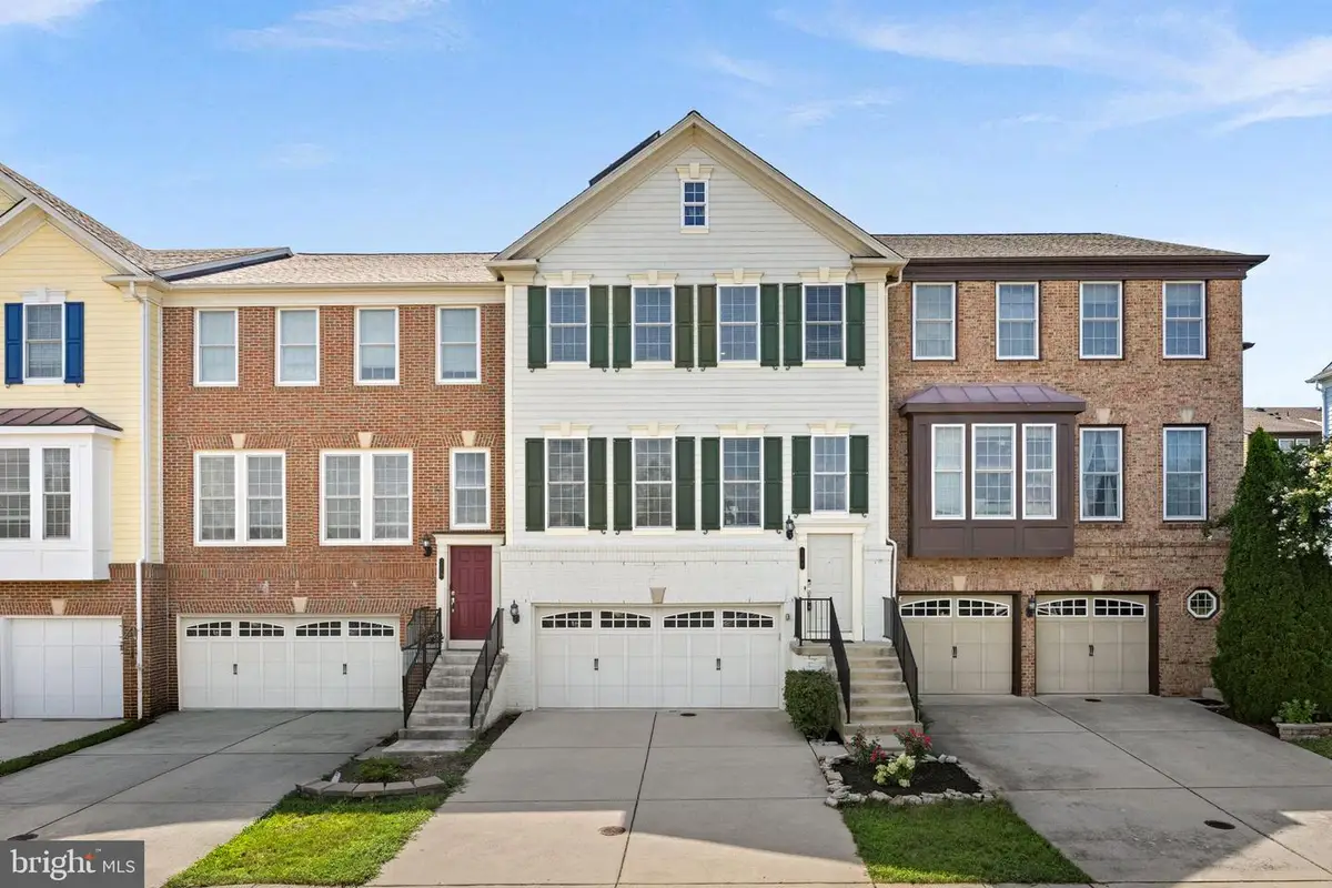 126 Great Laurel Sq, Leesburg, VA 20175 - #1