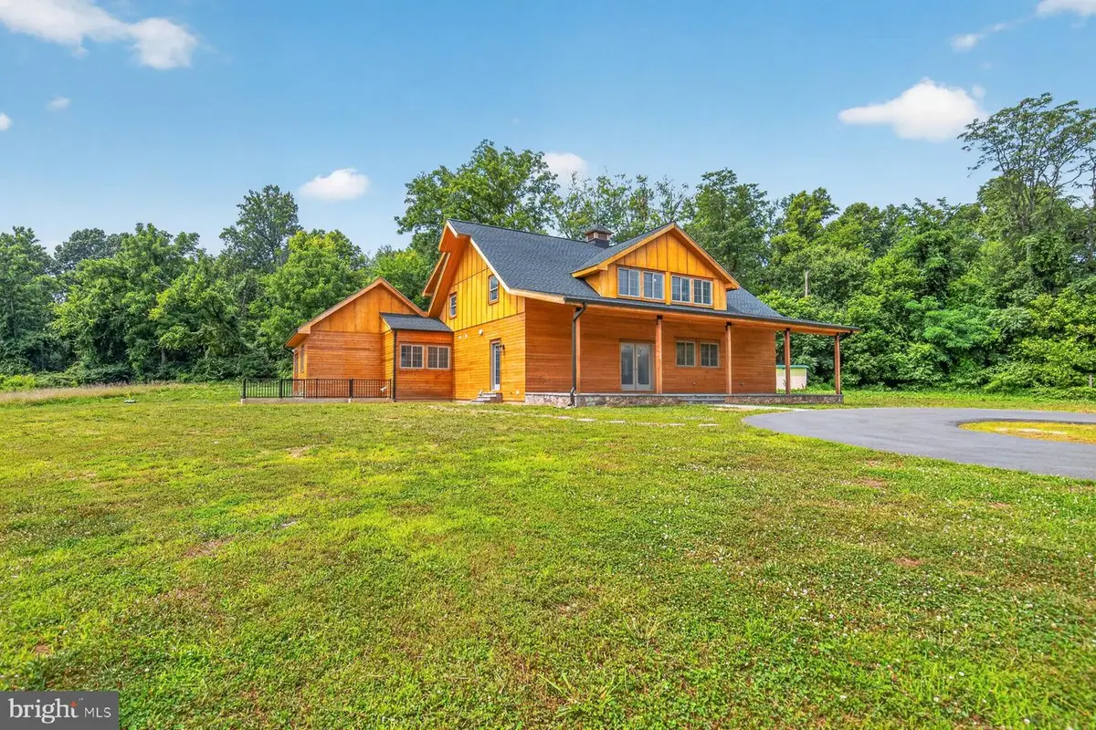 38217 Mountain Air Ln, Lovettsville, VA 20180 - #1
