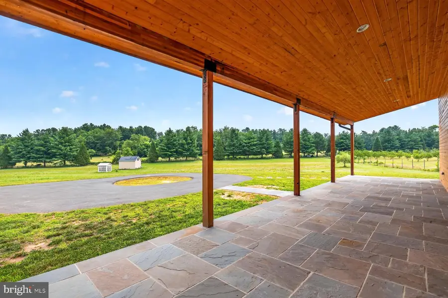 38217 Mountain Air Ln, Lovettsville, VA 20180 - #2