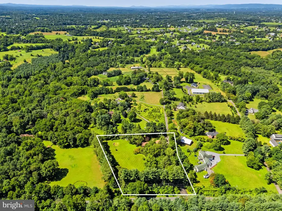 16318 Hidden Meadow Ln, Hamilton, VA 20158 - #2