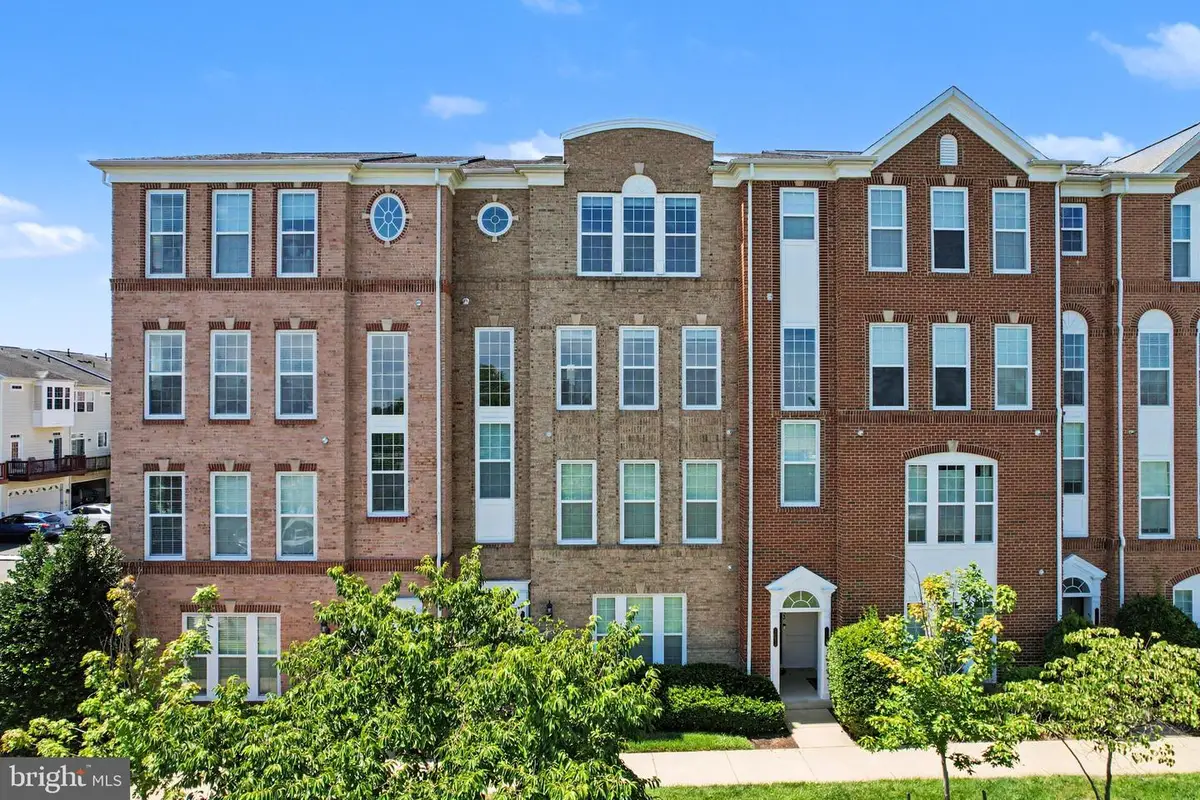 20656 Sibbald Sq, Ashburn, VA 20147 - #1