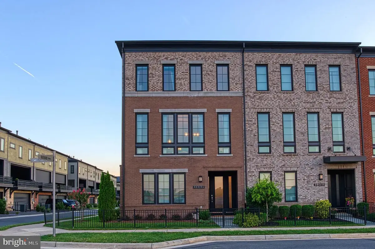 44621 Uptown Row Dr, Ashburn, VA 20147 - #1
