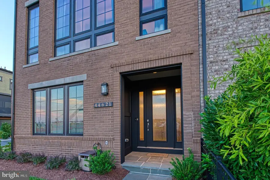 44621 Uptown Row Dr, Ashburn, VA 20147 - #2