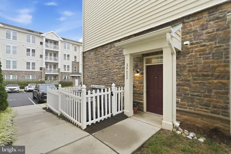 24682 Byrne Meadow Sq, Aldie, VA 20105 - #2