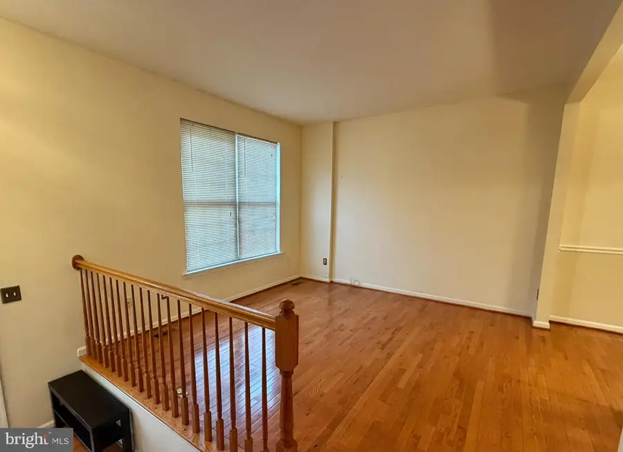 20108 Hardwood Ter, Ashburn, VA 20147 - #2